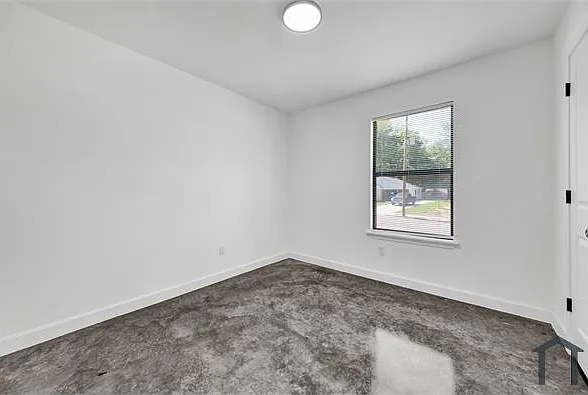 728 King Ave — Photo 12