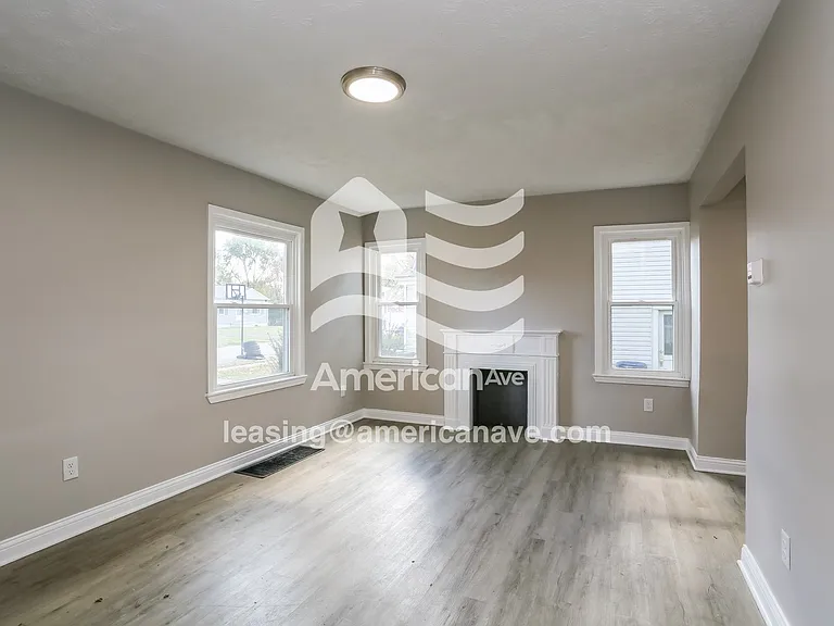 418199_005_wm_-_living_room_13284552.jpg