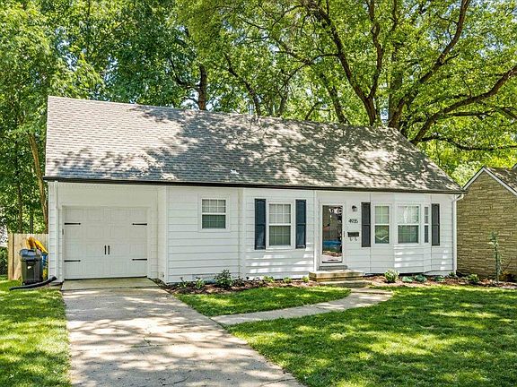 2nd image of 4935 Rosewood Dr