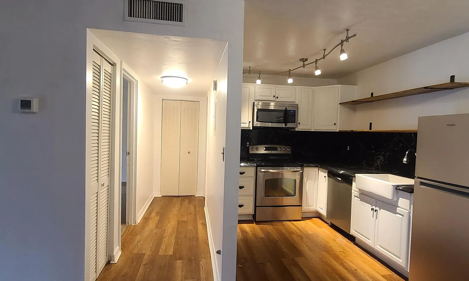1 bed, 702 sqft, $1,190 — Photo 1