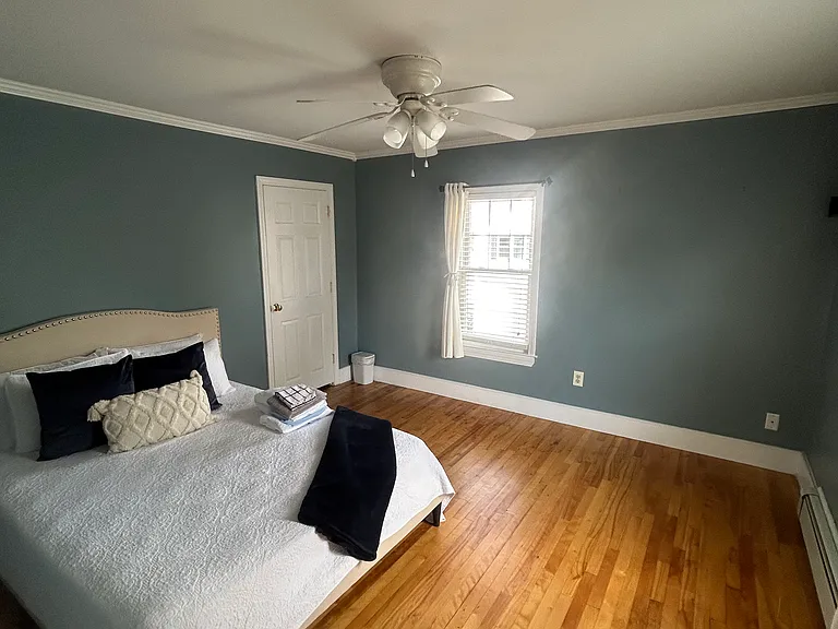 11 Haseltine St #B — Photo 12