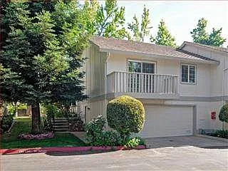 20207 Northbrook Sq photo 1