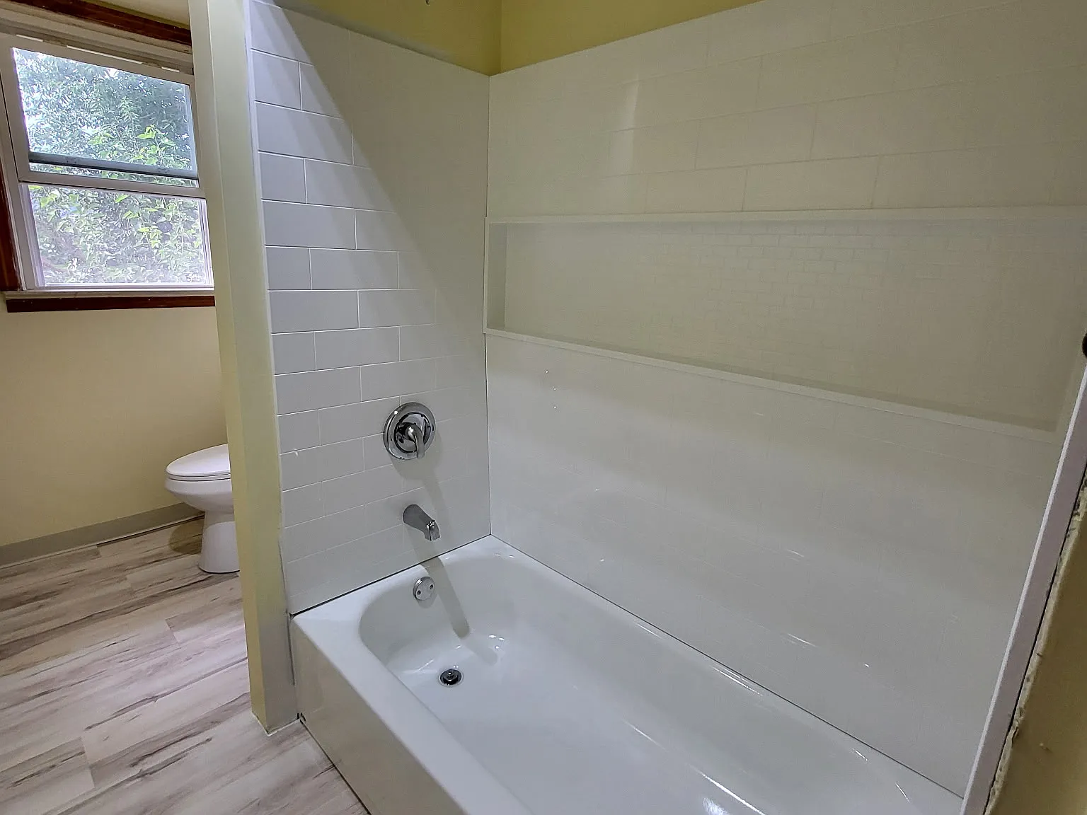 72 E Walnut St — Photo 4