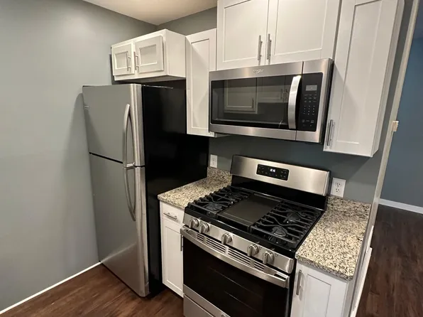 2411 Vine St #4, Cincinnati, OH 45219