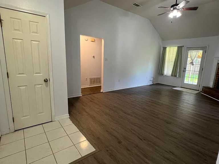 501 Woodward Dr — Photo 8