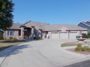 513 20th Ave NW, Watertown, SD 57201