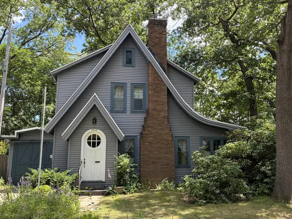 2208 E Blaine Ave SE, Grand Rapids, MI 49507