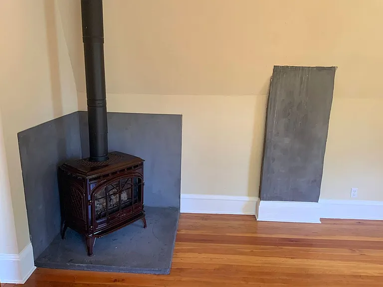 1006 W 12th Aly — Photo 33
