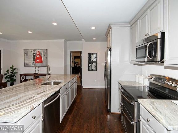 3rd image of 3406 Radnor Pl