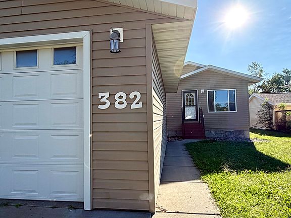 3rd image of 382 Mellette Ave SW