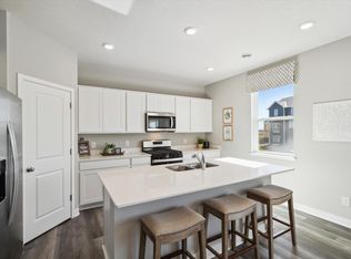 2040 Aquarius Dr, Shakopee, MN 55379