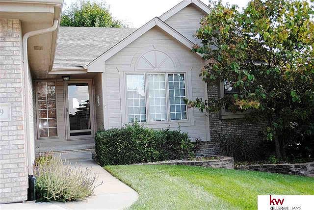 1st image of 209 Fleetwood Dr