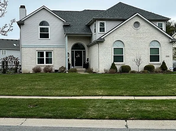 5740 Eagle Trace Dr, Sylvania, OH 43560