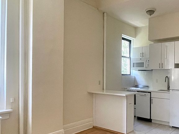 2nd image of 210 W 16th St APT 4G