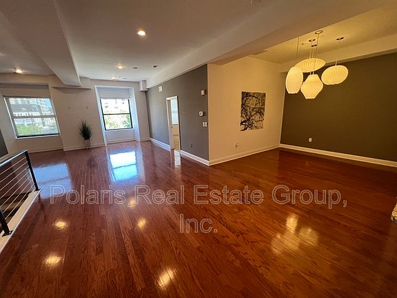 5th image of 350 N Meridian St Unit 302