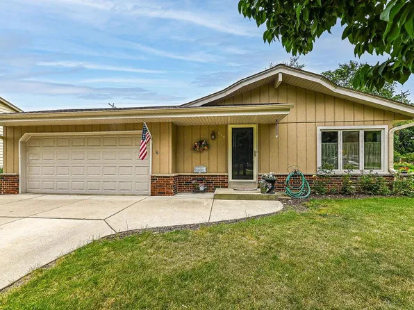 415 East Golden LANE, Oak Creek, WI 53154