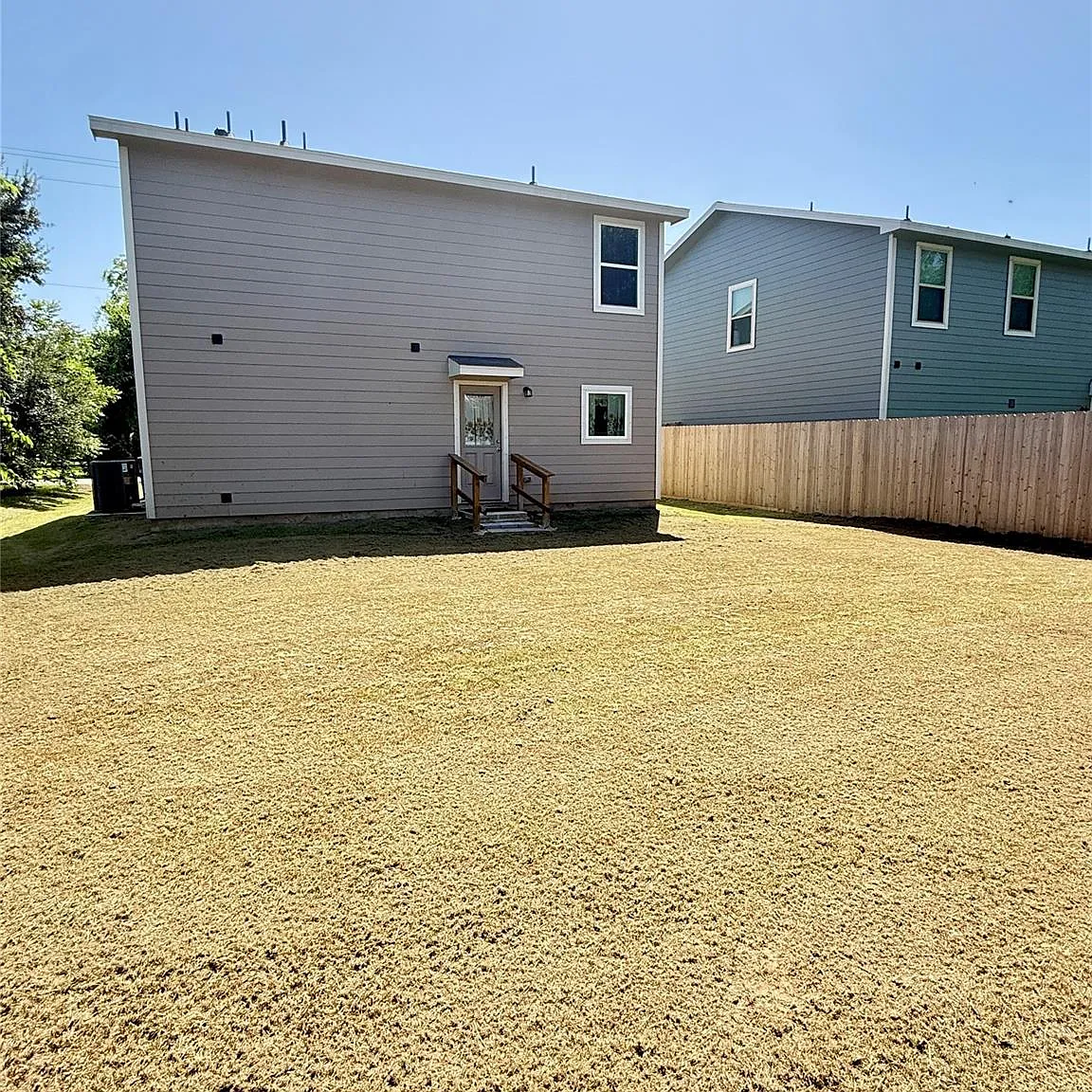 4 bed, 2.5 bath, $1,750 — Photo 4