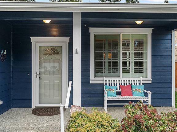 4th image of 4106 61st Ct SW