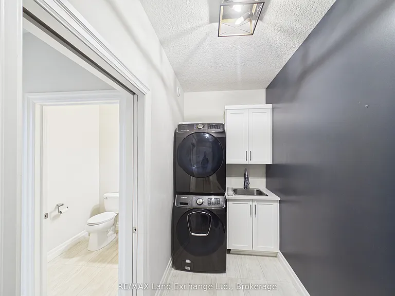 552 Durham St #11 — Photo 8