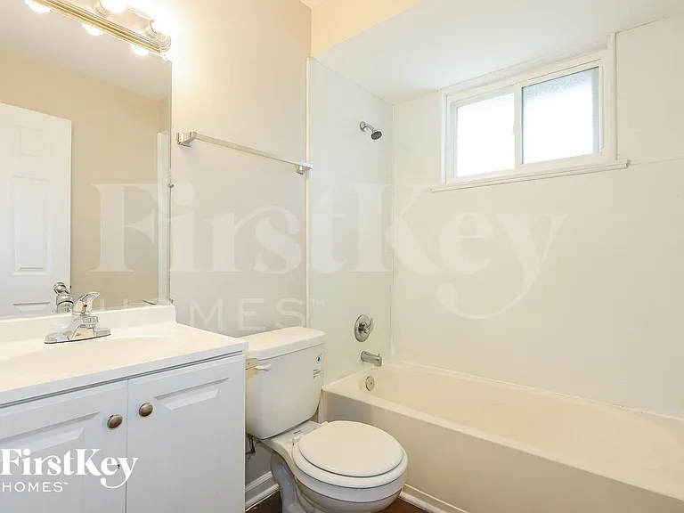 803 Blackhawk Dr — Photo 9