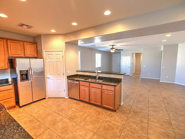 10458 S Cutting Horse Dr — Photo 3