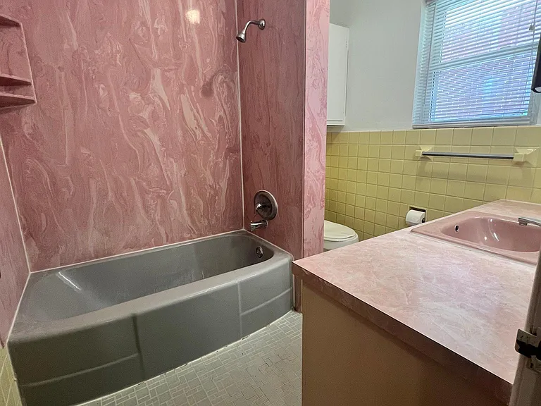 525 Far Hills Ave — Photo 12