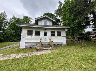 4 Grove St, Harriman, NY 10926