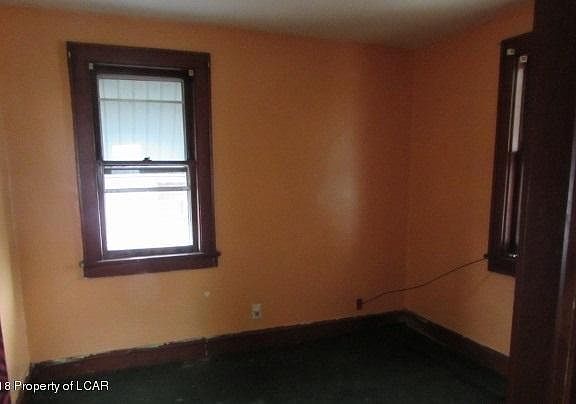 3rd image of 107 Noyes Ave