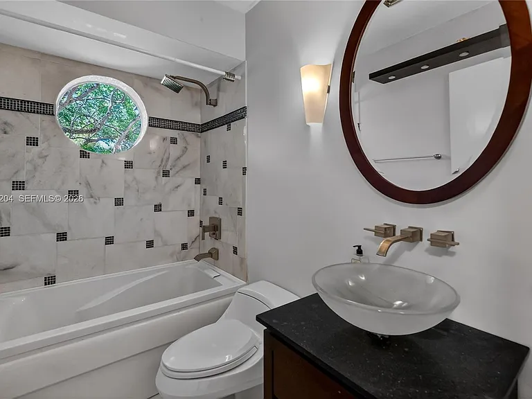 6767 SW 154th St — Photo 21