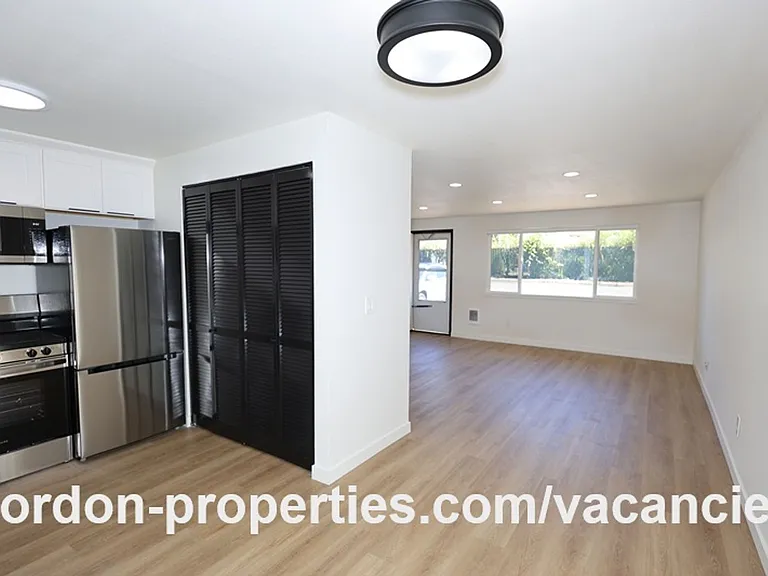 8960 SE Tolbert St #2 — Photo 9