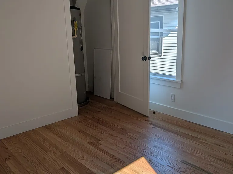 5714 25th Ave NE — Photo 8