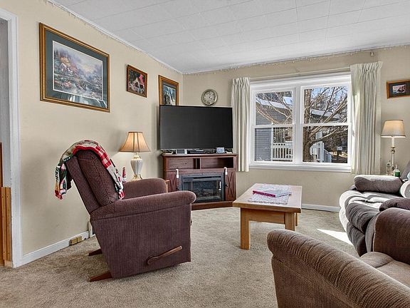 3rd image of 512 W Evans St