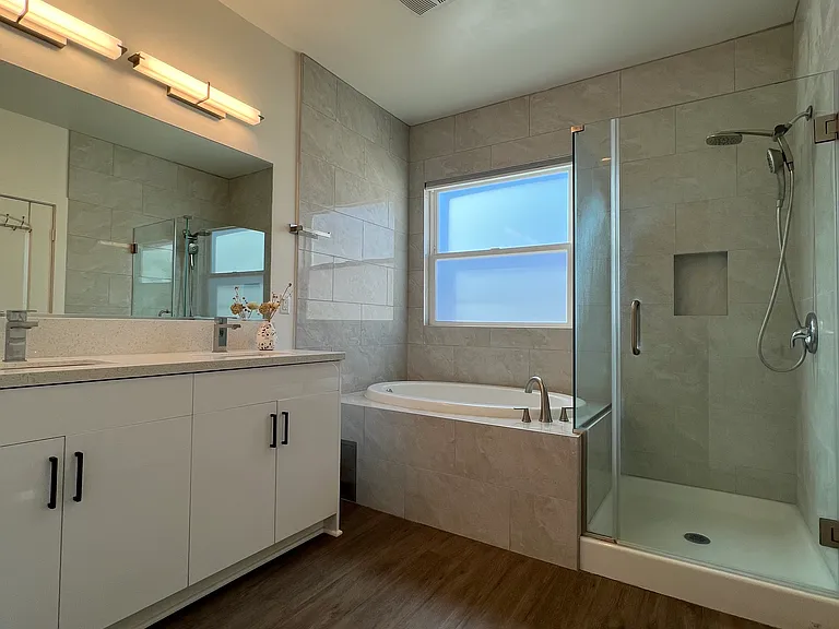 926 Warwick Ave — Photo 22