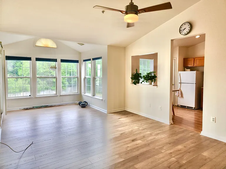 7505-J Calderon Ct #213 — Photo 7
