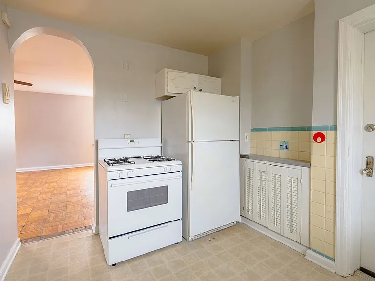 2802 Digby Ave #5 — Photo 3