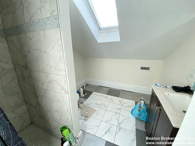 89 Cedar St #3 — Photo 10