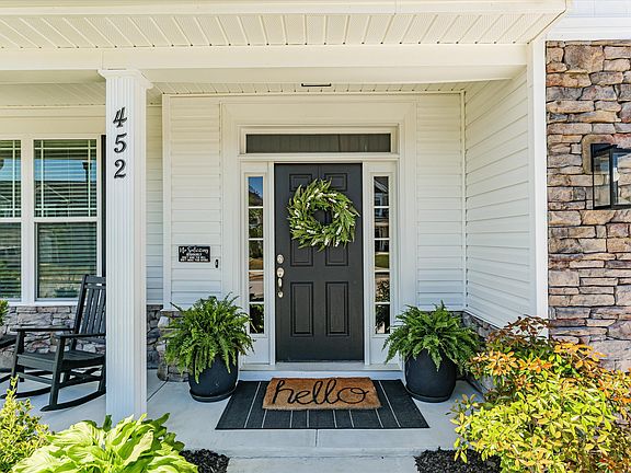 4th image of 452 Arrowwood Dr