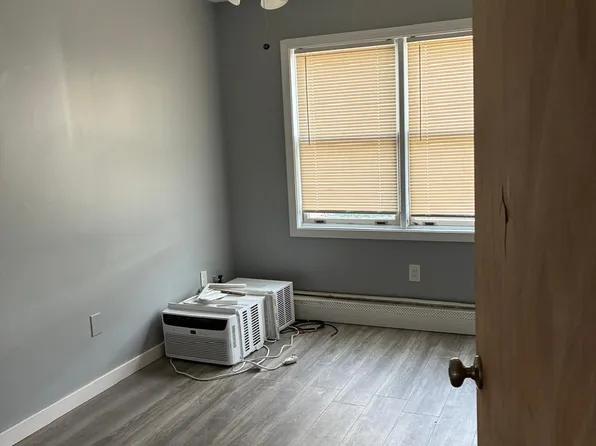 5 Bassett Ct APT B, West Haven, CT 06516