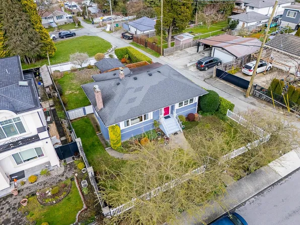 4457 Burke St, Burnaby, BC V5H 1C1