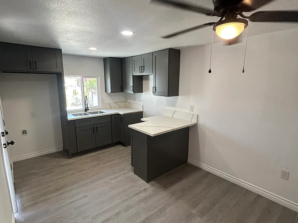full kitchen
