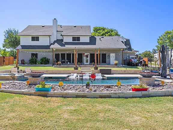 4th image of 141 Creekview Ln