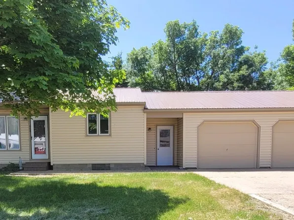 505 W 7th St, Sanborn, IA 51248