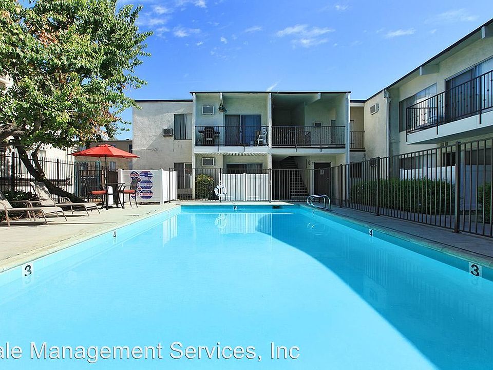 1st image of 18339 Collins St APT 2