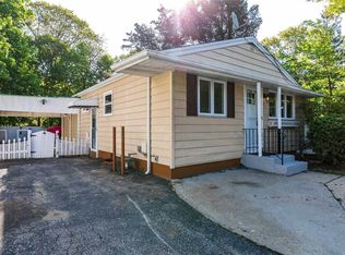 1010 Park Ave, Huntington, NY 11743