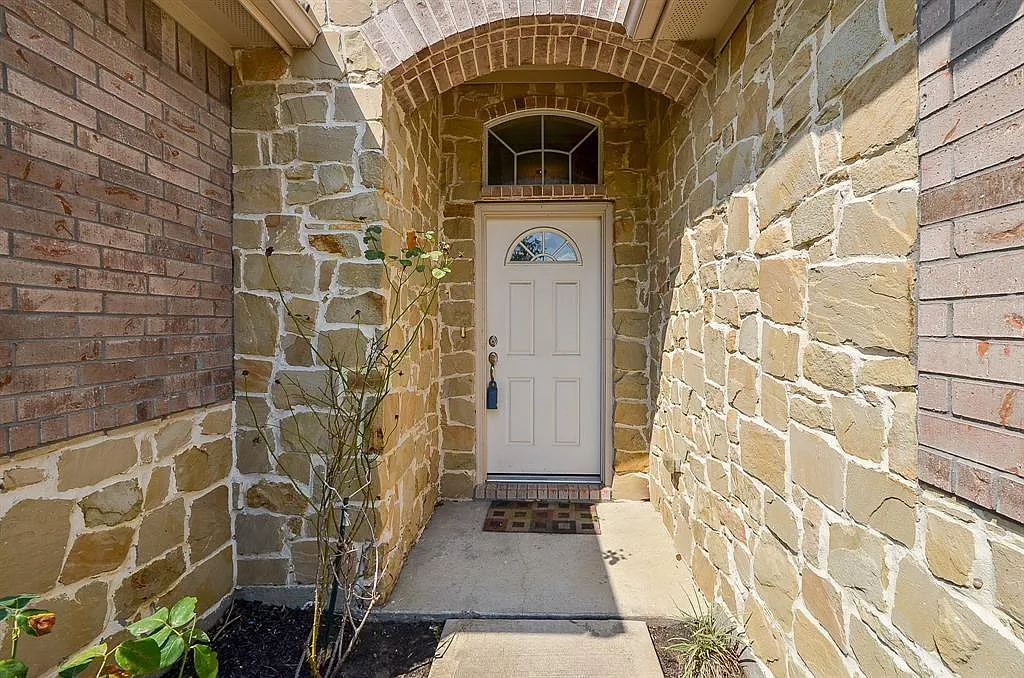 3 bed, 2.0 bath, 1665 sqft, $2,200 — Photo 4