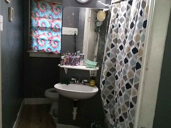 5th image of 1009 Huntington Ln