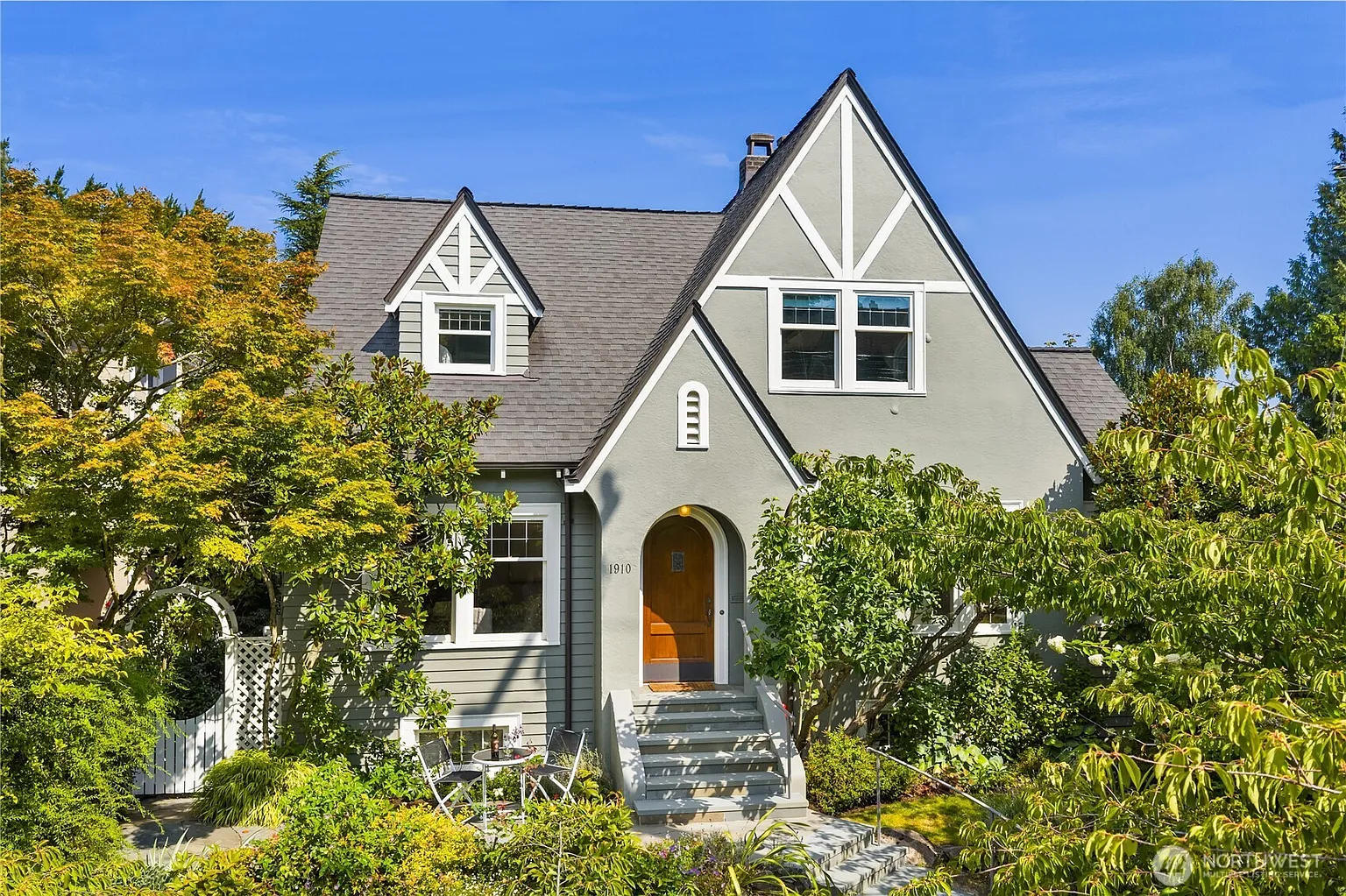 1910 E Galer Street photo 1