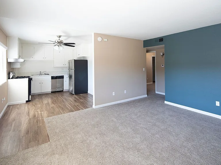 Park Ave Apartments — Photo 13