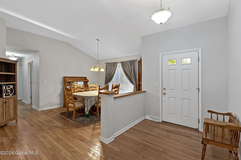 4th image of 38 Sage Lane