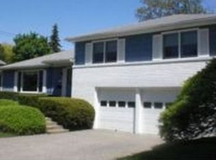 36 Duval St, South Burlington, VT 05403